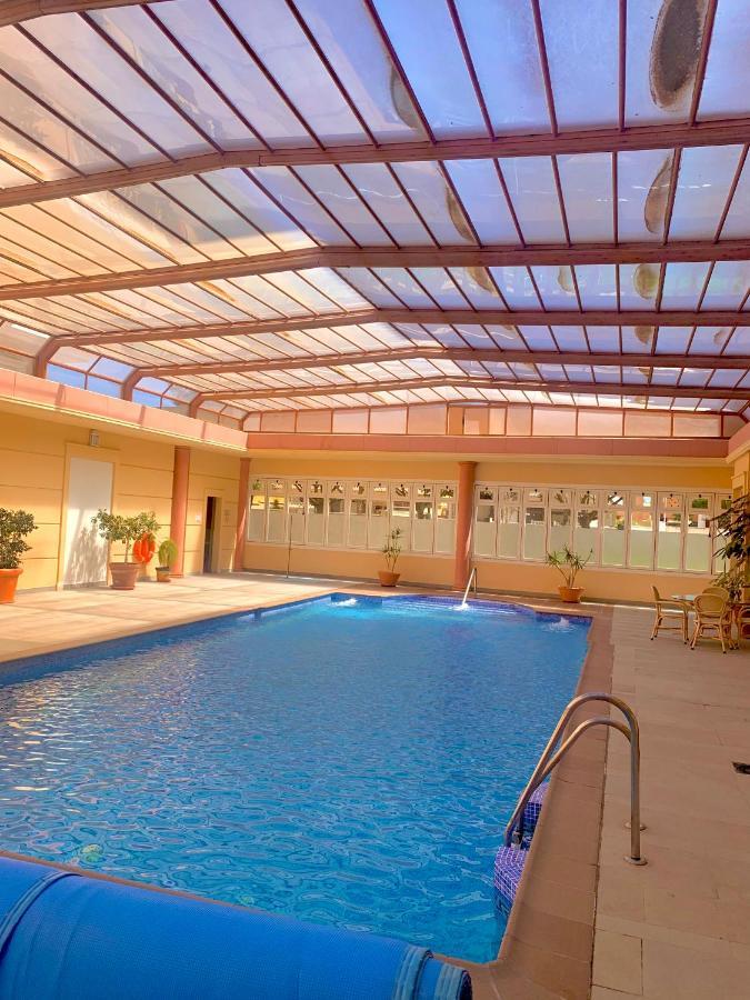 Atico Deluxe Entre Centro Y Playa Salinas Con Terraza, Wifi, Piscina Climatizada, Gym, Sauna Y Garaje -Smart Tv Roquetas de Mar Kültér fotó