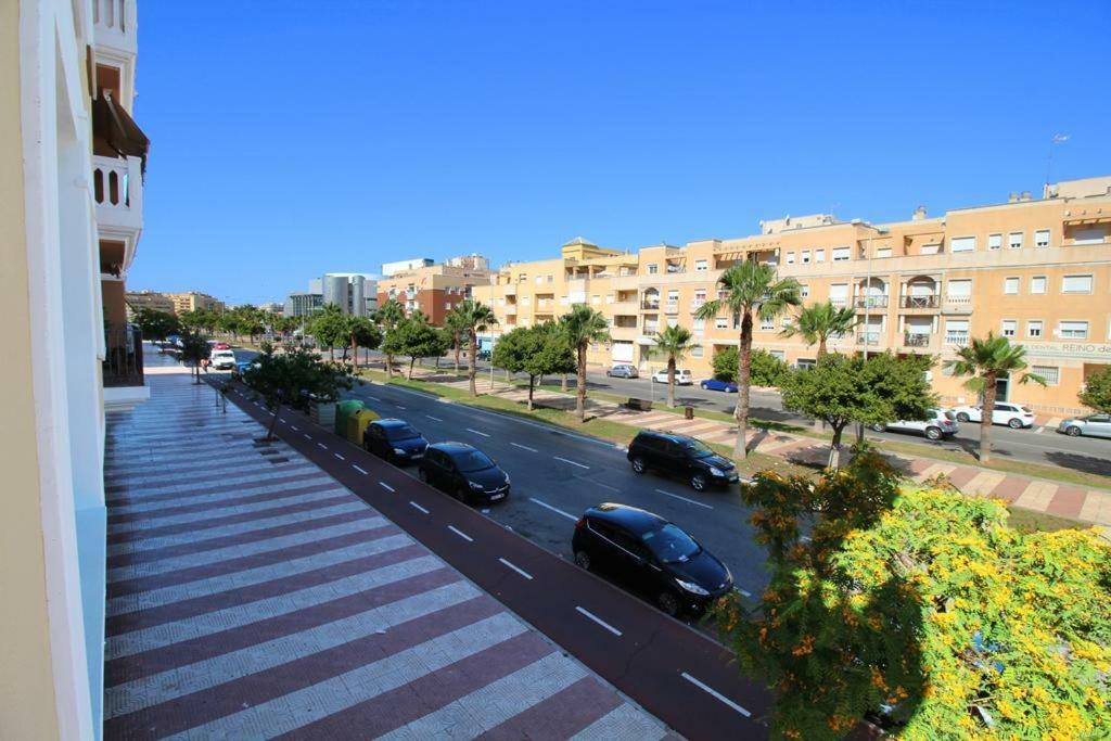 Atico Deluxe Entre Centro Y Playa Salinas Con Terraza, Wifi, Piscina Climatizada, Gym, Sauna Y Garaje -Smart Tv Roquetas de Mar Kültér fotó